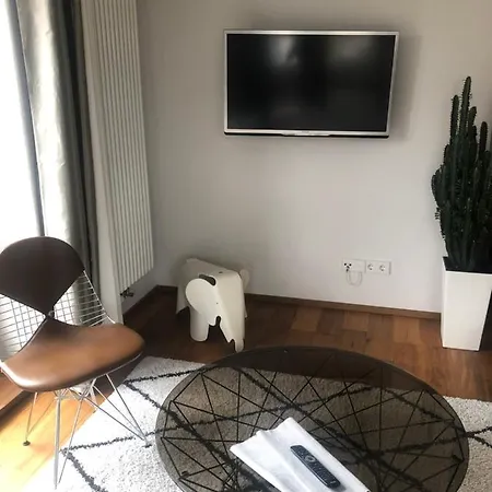 Design & * Fronreute